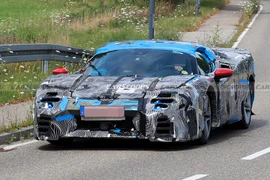 Siêu xe kế nhiệm Ferrari SF90 sẽ có 3 động cơ, mạnh hơn 1.000 mã lực?