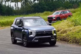 "Hàng nóng" Mitsubishi Destinator 2025 lăn bánh Việt Nam, chờ mở bán