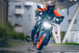 KTM 160 Duke 2025 từ 55,4 triệu đồng, "đối thủ" Yamaha MT-15