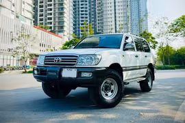 Cận cảnh Toyota Land Cruiser 105 chạy 20 năm, bán 1,3 tỷ ở Hà Nội