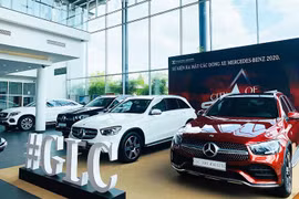 Sức mua giảm, nhiều ôtô hạng sang giảm hàng trăm triệu đồng