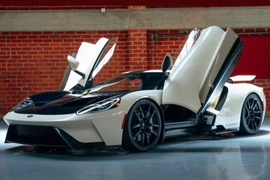 Ford GT Heritage Edition chạy 3 năm, ODO 244km bán gần 33 tỷ đồng