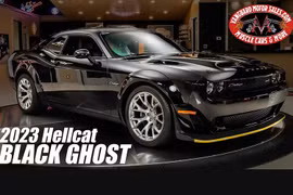 Dodge Challenger Black Ghost hàng hiếm sản xuất 2023 chưa lăn bánh 
