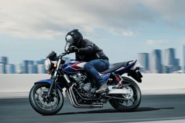 Honda sẽ "hồi sinh" bộ đôi CB400 SF và CB500 SF huyền thoại