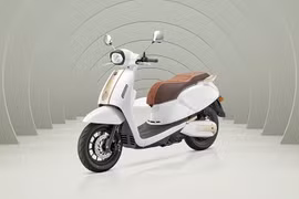 QJMotor E-LTR - xe máy điện chạy 105km/sạc, giá 43 triệu đồng