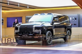 Yangwang U8L hơn 4,5 tỷ đồng của Trung Quốc, "đấu" Rolls-Royce Cullinan