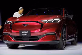 Mục sở thị Mustang Mach-E 2026 tại Việt Nam, gần 2,6 tỷ đồng