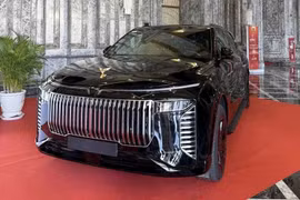 Cận cảnh Vinfast VF9 bản đặc biệt Lạc Hồng, đậm chất Việt Nam