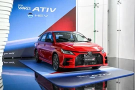 Cận cảnh Toyota Vios Hybrid 2025 "mới cứng", từ 582 triệu đồng