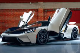 Ford GT Heritage Edition chạy 3 năm, ODO 244km bán gần 33 tỷ đồng