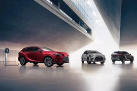 Cận cảnh Lexus RX 2026 vừa ra mắt, giá bán từ 1,34 tỷ đồng