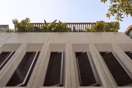 Ngỡ ngàng nhà phố cũ tối tăm ngập ánh sáng sau cải tạo 