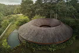 Chiêm ngưỡng biệt thự tròn độc đáo giữa rừng nhiệt đới 