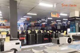 Chớm hè, siêu thị điện máy Hà Nội rầm rộ giảm giá sản phẩm hút khách 