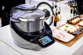 Những món đồ chị em đua nhau "móc ví", mua về vài hôm "đắp chiếu" 