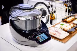 Những món đồ chị em đua nhau "móc ví", mua về vài hôm "đắp chiếu" 