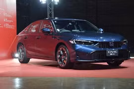 Tận thấy Honda Civic e:HEV 2026 "giá mềm" từ 790 triệu sắp về Việt Nam