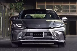Toyota Camry bất ngờ lọt top ôtô ế nhất thị trường Việt tháng 1/2026