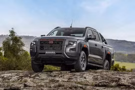 Nissan Navara 2026 từ 926 triệu đồng - nhiều trang bị, động cơ mạnh hơn