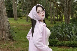 DJ Mie đúng đẹp chuẩn búp bê, 30 tuổi ngỡ đôi mươi