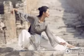 Võ sư Trung Quốc xinh đẹp tựa 'Tiểu Long Nữ'