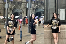 'Khủng long nhí' Phạm Quỳnh Hương khoe dáng cực xinh, gây sốt tại Thượng Hải