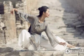 Võ sư Trung Quốc xinh đẹp tựa 'Tiểu Long Nữ'