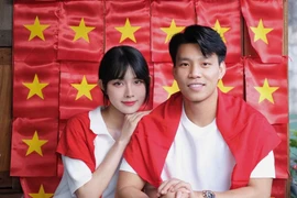 Cầu thủ Vũ Văn Thanh và bạn gái flex tình yêu ngọt ngào