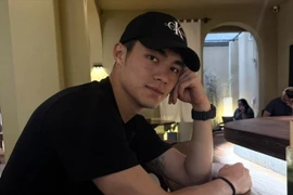 Thủ môn U23 Việt Nam visual cực điển trai làm 'rung động' hội chị em