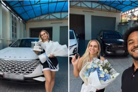 Trở về Việt Nam, vợ chồng Xuân Son khoe ôtô mới 