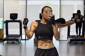 Gần chục năm ăn chay, body Angela Phương Trinh giờ ra sao?