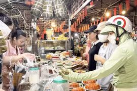 Thị trường mùa lễ Vu Lan 2025 đa dạng nhưng vẫn giữ nét truyền thống