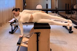 Sĩ Thanh khoe vóc dáng săn chắc, lộ bí quyết trẻ mãi không già nhờ Pilates