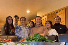 Nỗi niềm người trẻ xa xứ không thể về Việt Nam đón Tết