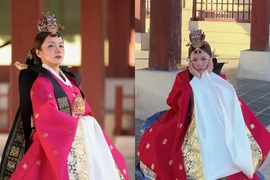 Phương Ly rạng ngời trong hoàng cung Hàn Quốc với trang phục Hanbok 
