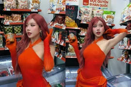 “Chị đẹp” Trang Pháp diện outfit rực rỡ, pose dáng khí chất trong siêu thị