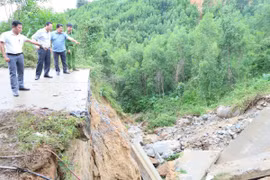 7.000 dân xã Trà Đốc vẫn đang bị cô lập do sạt lở