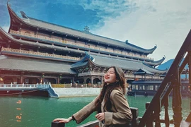 Giới trẻ đi chùa đầu năm: Nét đẹp truyền thống giữa đời sống hiện đại