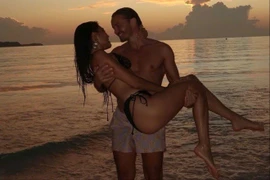 Á hậu Thảo Nhi Lê công khai bạn trai visual couple khiến dân mạng 'bùng nổ'