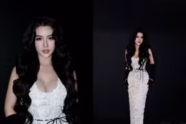 Người đẹp Quyên Qui khoe body đồng hồ cát khi dự sự kiện ra mắt phim