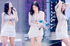 Body khét lẹt của nữ hoàng WATERBOMB Kwon Eunbi