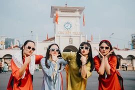 Giới trẻ hiện nay nhìn nhận Tết truyền thống ra sao?