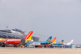 Nghỉ Tết Dương lịch 4 ngày, giá vé máy bay nhiều chặng tăng cao