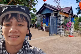 Cận cảnh ngôi nhà xây bằng 100 tấn đá tại Đắk Lắk 