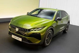 Peugeot 408 2026 ra mắt - bổ sung tùy chọn hybrid, PHEV và EV