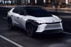 Hãng xe Toyota dẫn đầu doanh số bán ôtô điện tại Nhật Bản