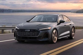 Audi A5 và Q5 2026 nâng cấp vô lăng và màn hình xịn sò, từ 50.200 USD