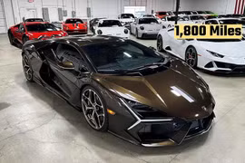 Lamborghini Revuelto màu sơn 237 triệu, khách trả 17,1 tỷ đồng không bán