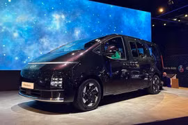 Cận cảnh Hyundai Staria 2026 - thiết kế thông minh, sạc siêu nhanh