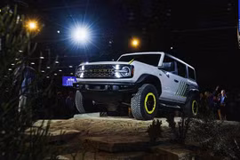 Ford Bronco RTR 2027 địa hình ra mắt, giá "mềm" hơn Bronco Raptor